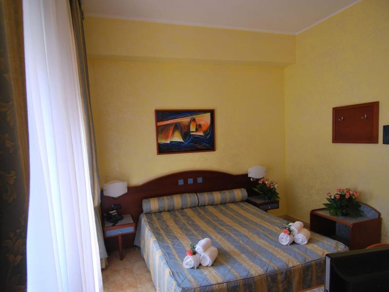 Hotel San Giuseppe - Cityhotel Катандзаро Экстерьер фото