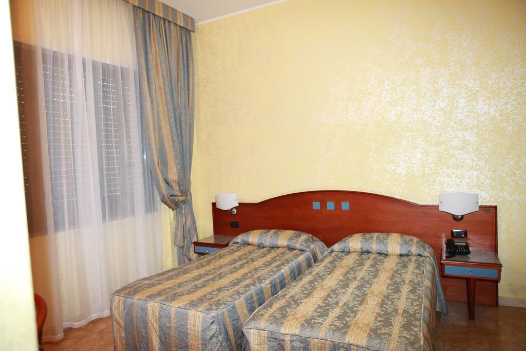 Hotel San Giuseppe - Cityhotel Катандзаро Номер фото